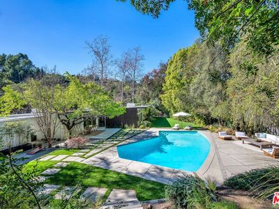 3700 Hayvenhurst Ave, Encino, CA, 91436
