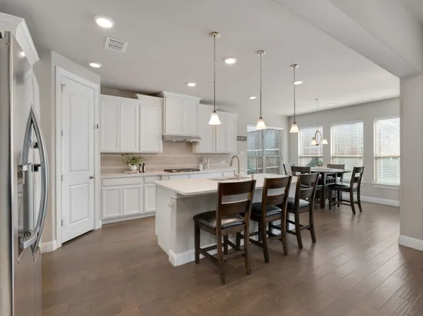 9908 Pikes Peak Pl, Oak Point, TX 75068