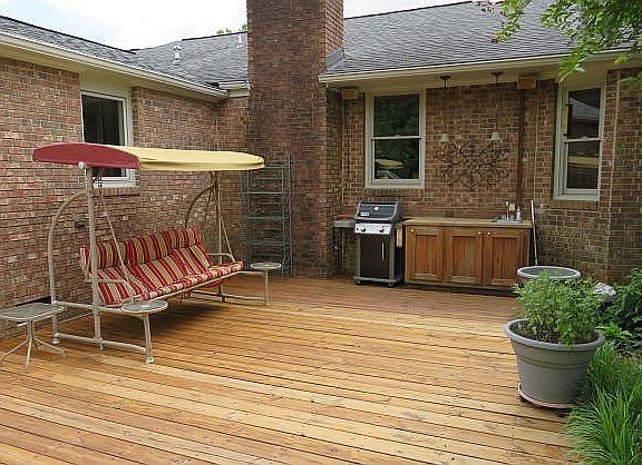 Rear deck lower level