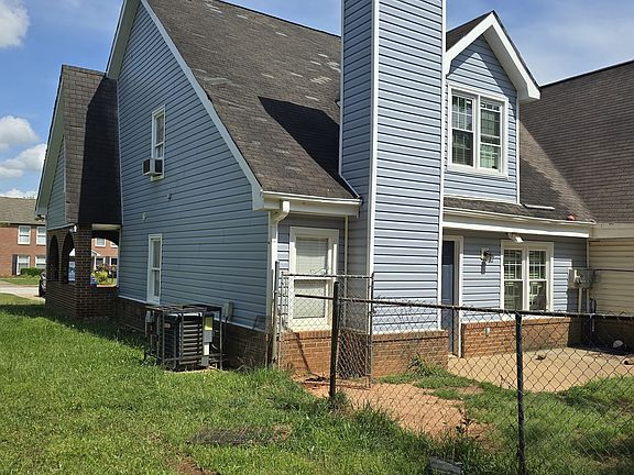 3rd image of 2798 Country Ct SE #B