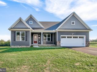 124 Oxford Blvd #15, New Oxford, PA 17350