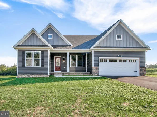 1816 Buck Hill Dr #17, York, PA 17408