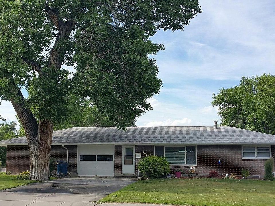 All new inside, fall 2020. Ranch style 2-bed, one bath in central Riverton