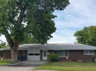404 E Sunset Dr, Riverton, WY 82501