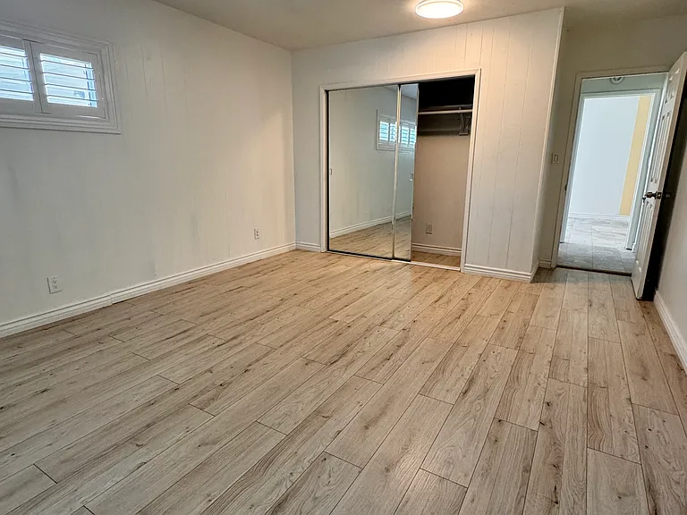 655 W Roberta Ave — Photo 5