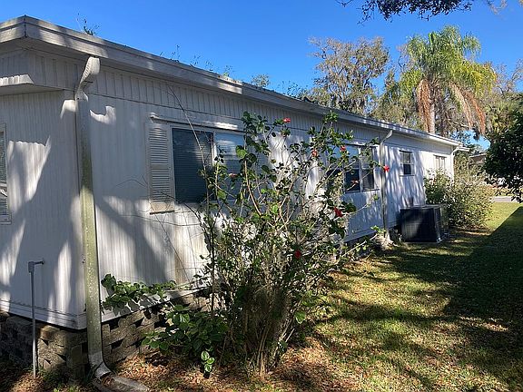 3rd image of 125 Royal Palm Cir