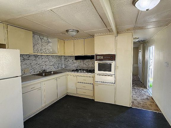 5th image of 1322 S Mojave Rd Trailer 240