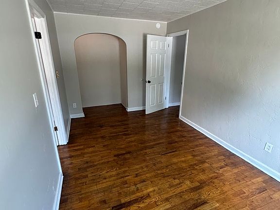 4th image of 719 S Vine St #1