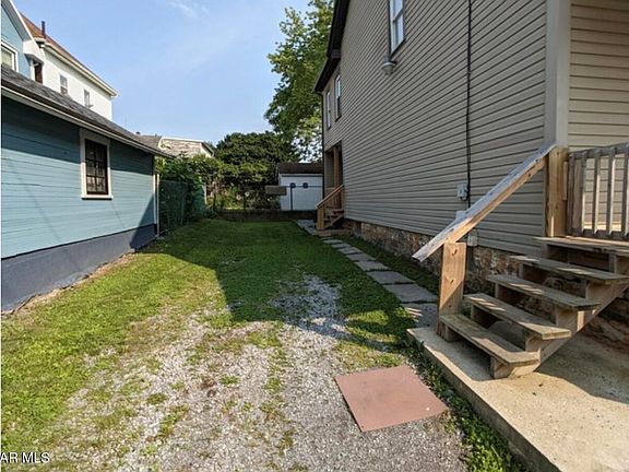 2nd image of 1609 20th Ave