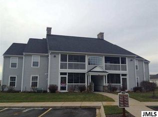 782 W Barrington Cir, Jackson, MI 49203