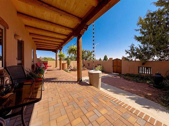 4th image of 1308 Red Rock Dr
