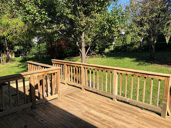 3rd image of 6 Orchard Ln