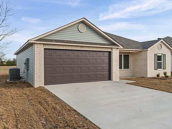 3rd image of 79 Farmhouse Cir