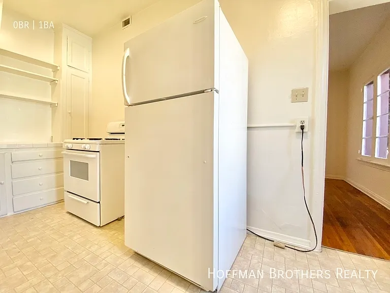 838 Sanborn Ave #105 — Photo 5