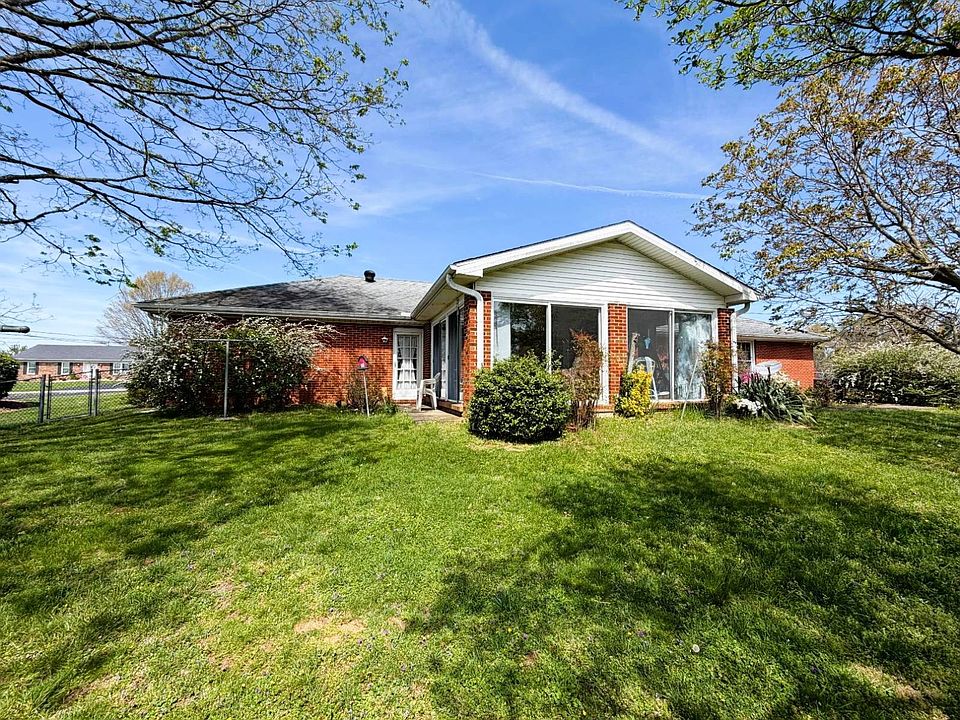 Y♡make.D*　0627 206 Wildflower Ln, Campbellsville, KY 42718 | Zillow