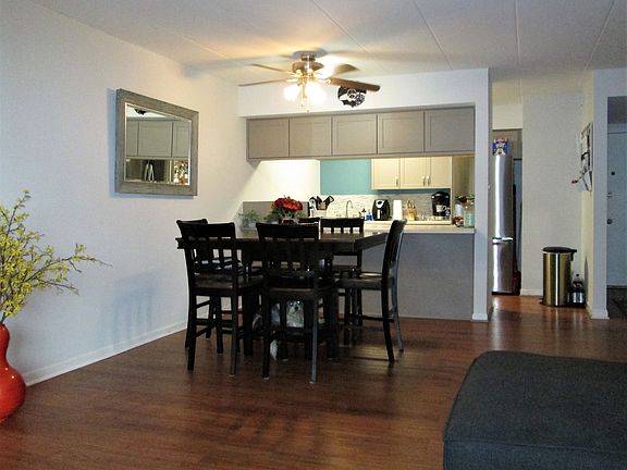 4th image of 10424 Mayfield Ave APT 2