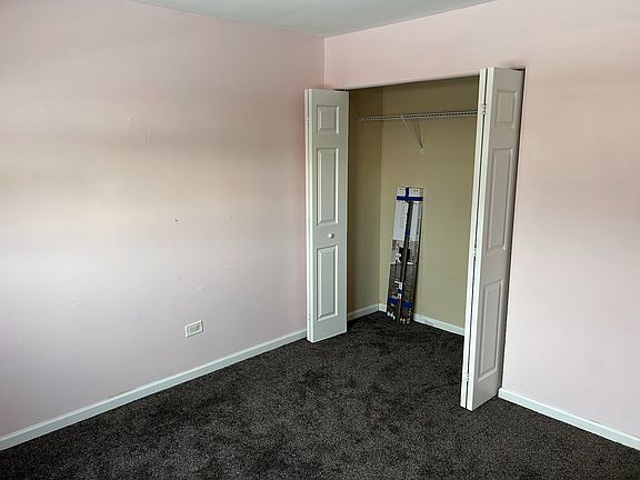 2nd image of 524 E Spruce Dr APT 1B
