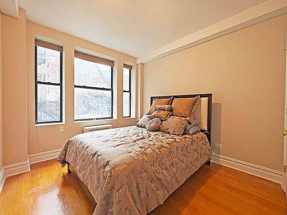 5th image of 706 Riverside Dr APT 2B