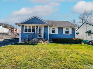 32 Waltuma Ave, Edison, NJ 08837