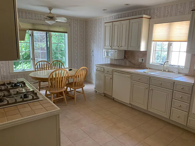449 Washington St #2 — Photo 27