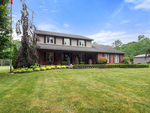 3rd image of 2738 Moyer St