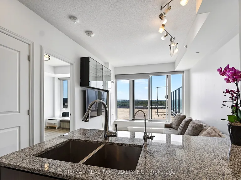 9618 Yonge St #801 — Photo 14