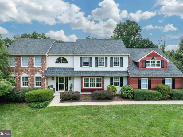 25 Twin Pines Rd, Downingtown, PA 19335