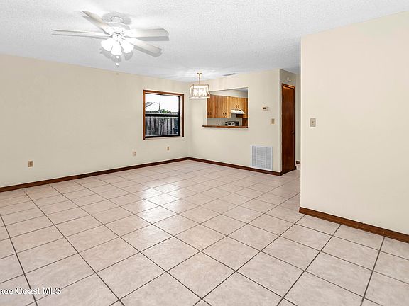5th image of 418 Sailfish Ave #14
