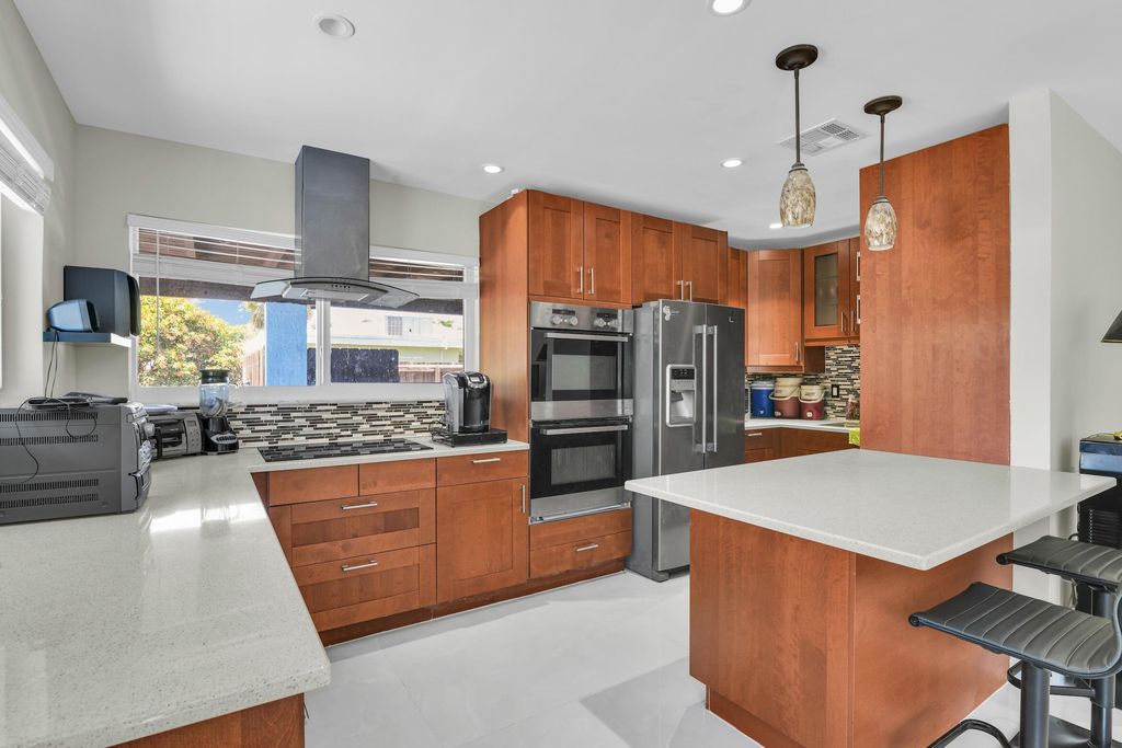 1218 SW 2ND Avenue, photo 4