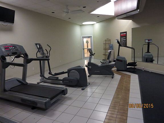 2nd image of 1004 Padre Blvd
