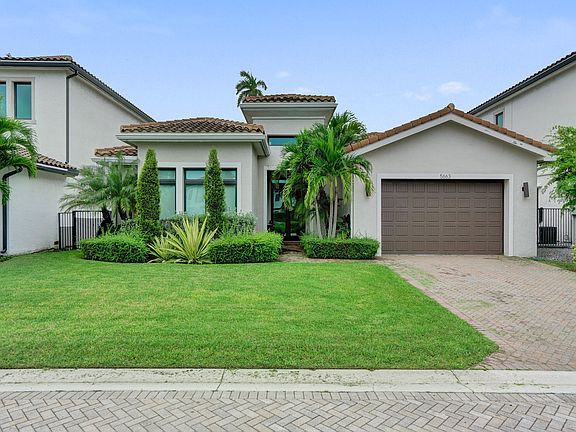 3rd image of 5663 W Brookfield Cir W