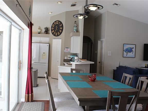 5th image of 9248 Cypress Dr N