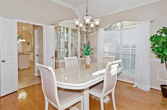 3rd image of 8633 Kensington Ln