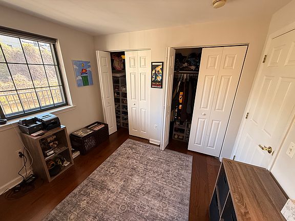 3rd image of 100 Leverington Ave