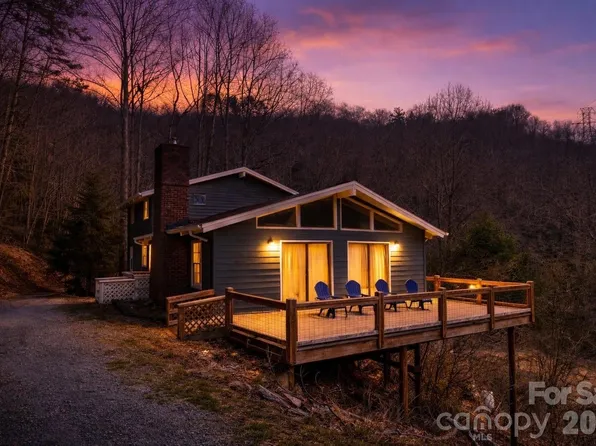 1511 Water Wheel Cv, Clyde, NC 28721