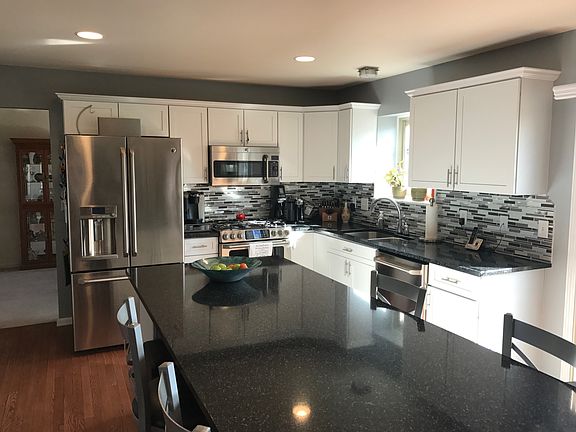4th image of 8850 Trillium Dr