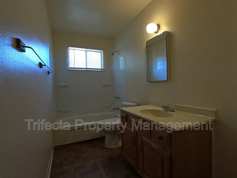 1125 Peterson St — Photo 10