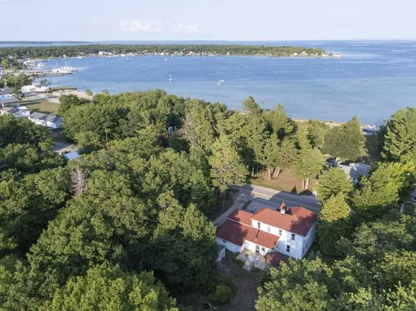 37759 Kings Hwy, Beaver Island, MI 49782