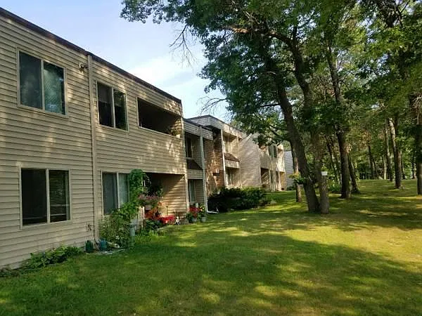 1 bed, 800 sqft, $1,025 — Photo 1