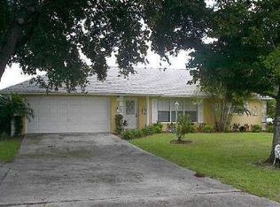 935 Lake Dr E, Lake Placid, FL 33852
