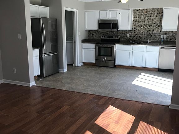 4th image of 1147 Topp Creek Dr
