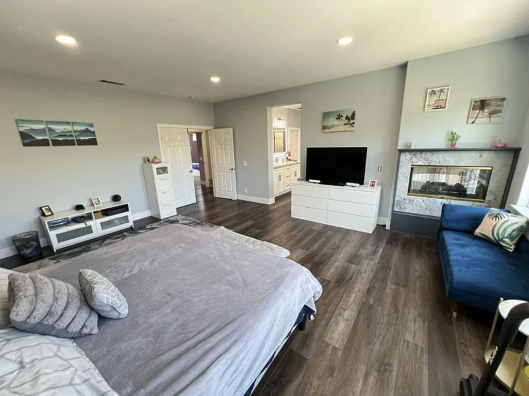 1836 E Bolinger Cir — Photo 22