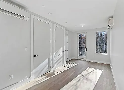 727 Dekalb Ave #2B Photo 1