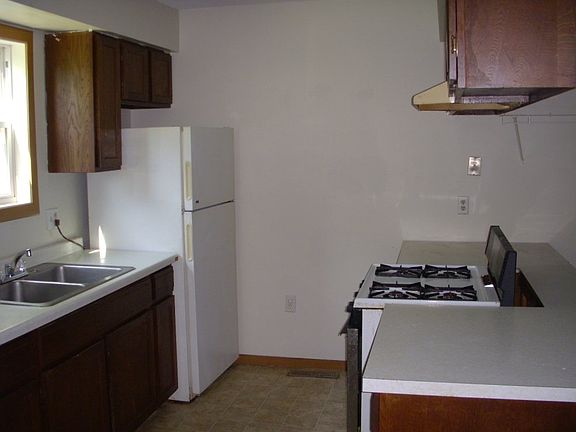 3rd image of 111 W Welcome Ave