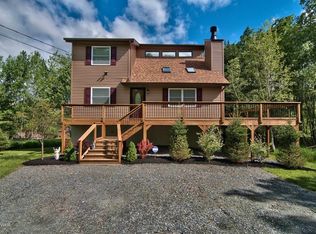 975 Forest Rd, Lake Ariel, PA 18436