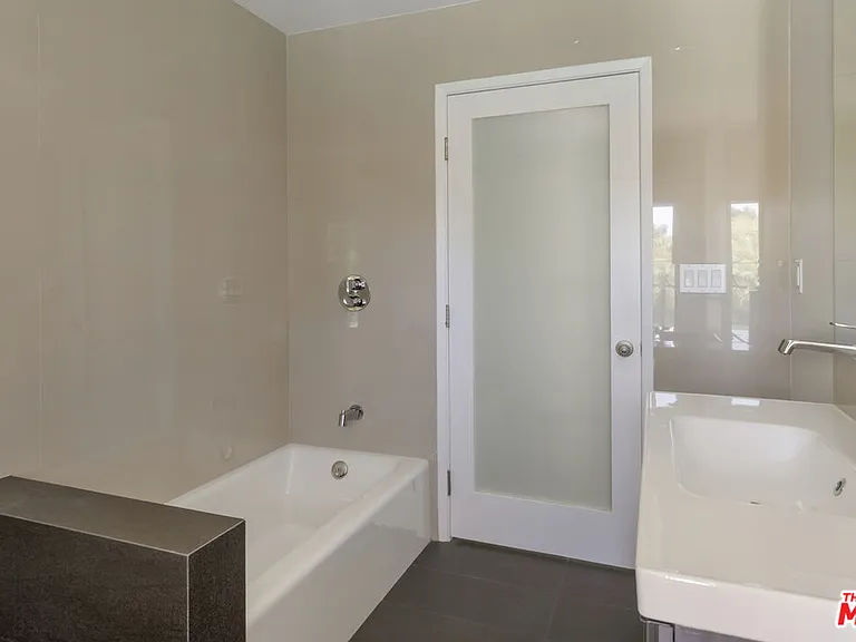 22427 De Kalb Dr — Photo 20
