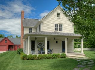 2 1st St, Sag Harbor, NY 11963