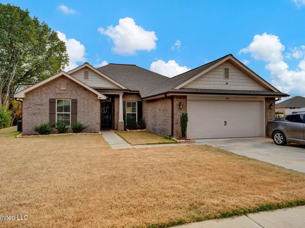 1761 Grayce Dr, Southaven, MS 38672