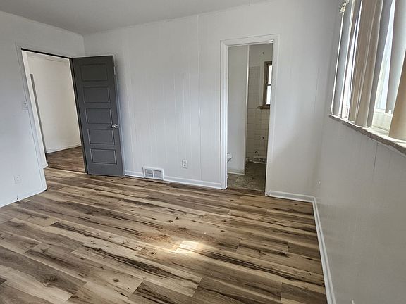 4th image of 1385 Moline St #2