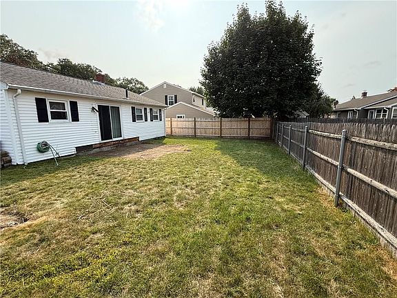 3rd image of 70 Glen Meadows Dr
